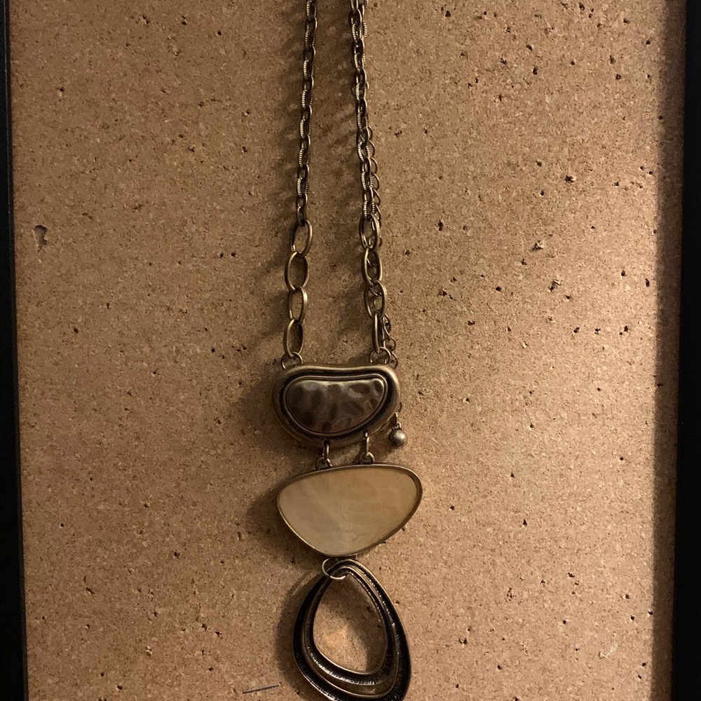 Chic Gold and Cream Geometric Necklace